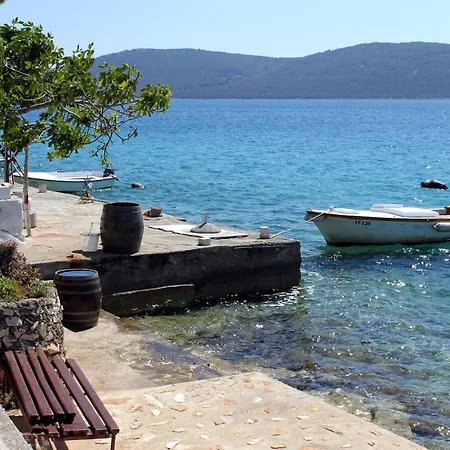 By The Sea Brgulje, - 6243 * Molat